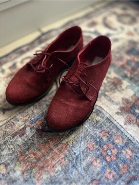 Women's Burgundy Suede Lace-Up Oxfords